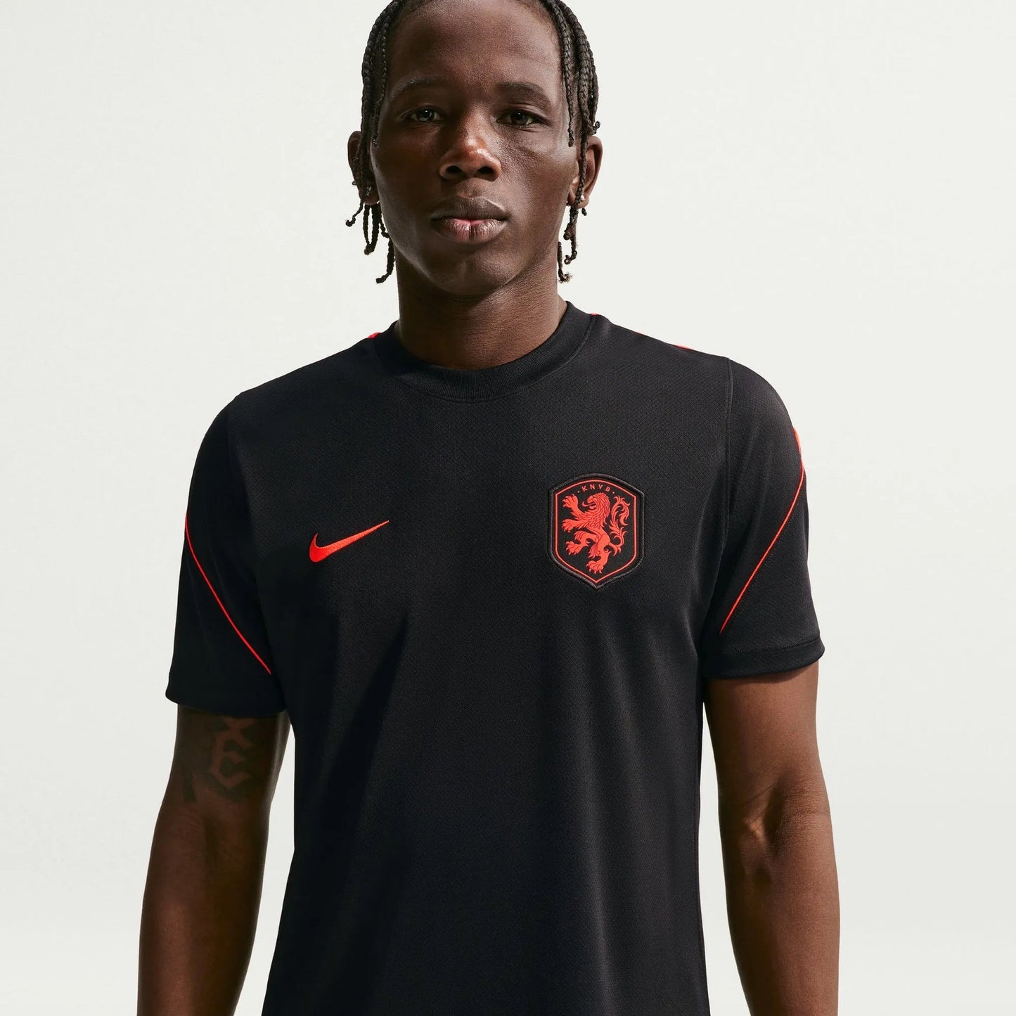 2026-27 Netherlands Men's Strike Top Black/Hyper Crimson/Hyper Crimson